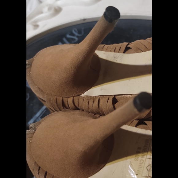 Shoe Dazzle Fringe High Heels - Picture 5 of 7